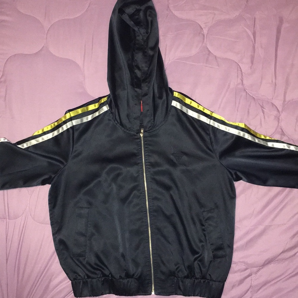 A guess sweatsuit